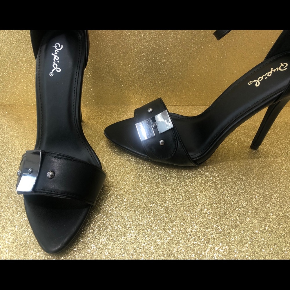 NWB Black Buckle Strap Peep Toe 🖤 - Picture 2 of 8